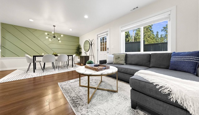 Seattle Getaway – Private 2BR, 1BA near Airport