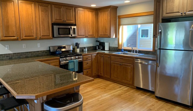 Seattle Vacation Home: Ballard Townhome - Impeccably finished 2 bedroom/2.5 bathrooms with parking