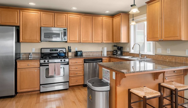 Seattle Vacation Home: Life's A Game