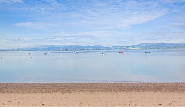 Seaview Cromarty - Two Bedroom Apartment, Sleeps 4