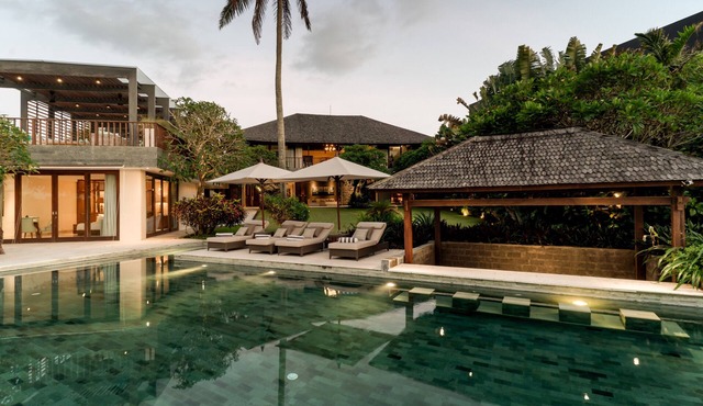 Seaview four bedroom Luxury villa in charming Cemagi - Canggu