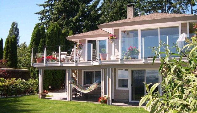 Sechelt Oceanfront Suite