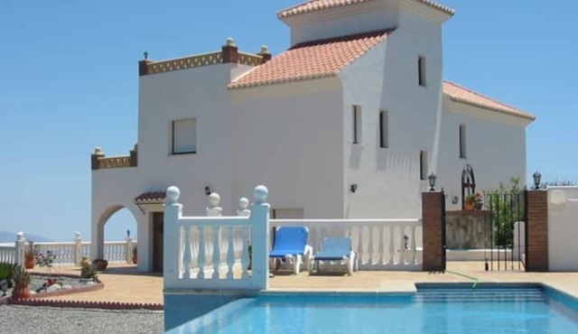Secluded Luxury Villa amazing views
