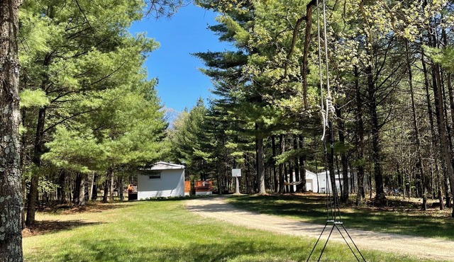 Secluded 2-bedroom mobile home with AC, WiFi in Mauston
