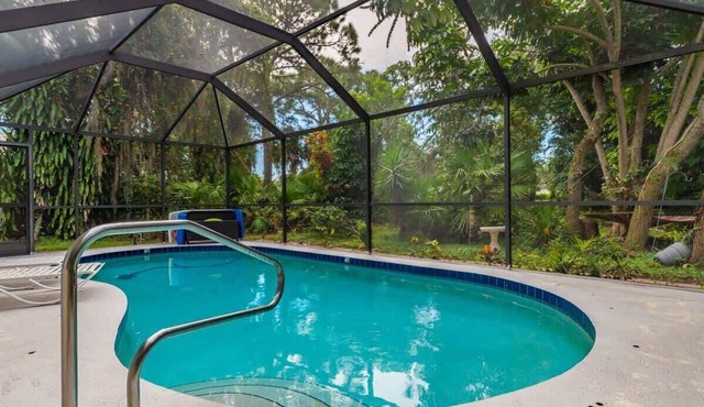 Secluded 3R Pool Home Retreat Near Sarasota
