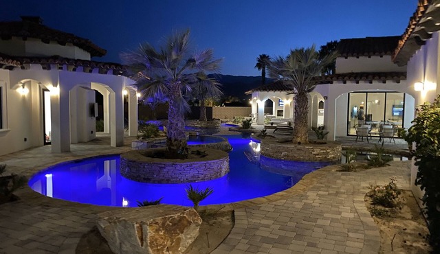 Secluded 8BR-10BA Gated Estate: Island River Pool, PoolHouse, & Golf, LG Jacuzzi