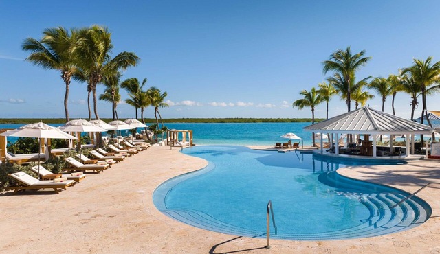 Secluded Beach Escape – Spacious 2 Oceanfront Studios, Onsite Pool & Spa
