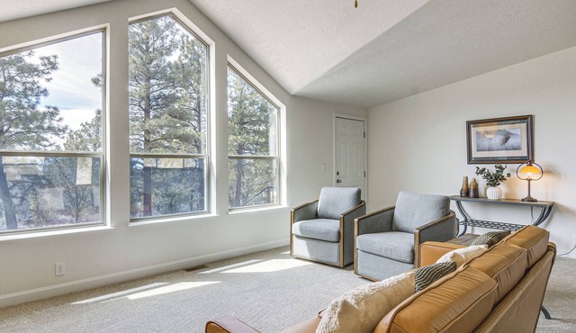 Secluded Boulder House - Next to National Forests!