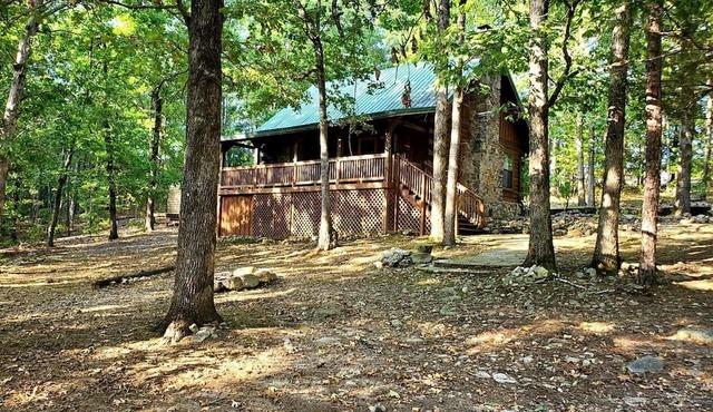 Secluded Cabin Oasis: Your Gateway to Nature Near White River, Arkansas