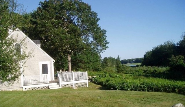 Secluded Cape Cod Cottage, with Tennis Court and Private Beach