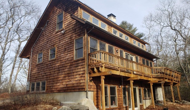 Secluded Cedar Cottage in the Matunuck Hills - just minutes from local beaches!