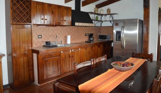 Secluded cottage minutes away from San Jose