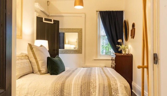 Secluded Hackney Cottage Near Botanic Gardens with Free Parking - Koala Stay