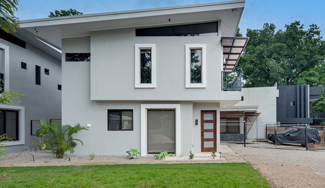 Secluded jungle retreat with serene outdoor living, pool & dog friendly