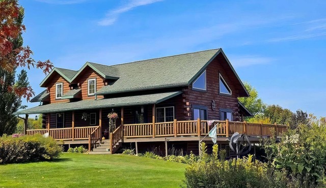 Secluded Lakefront Cabin with Games in Athens, Wisconsin
