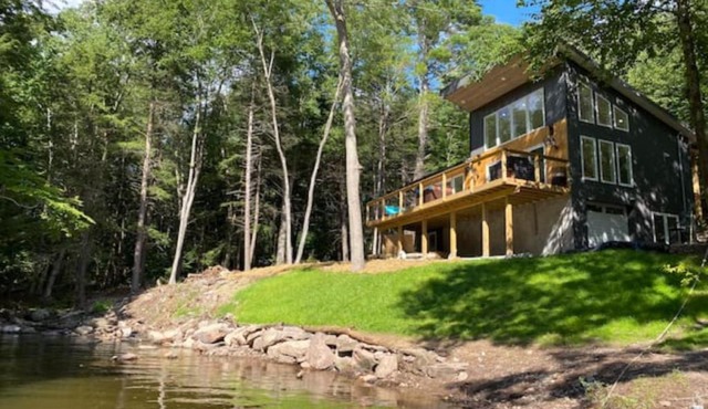 Secluded lakefront home With an EV charger