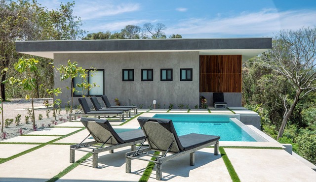 Secluded Luxury Casita w/view & shared pool