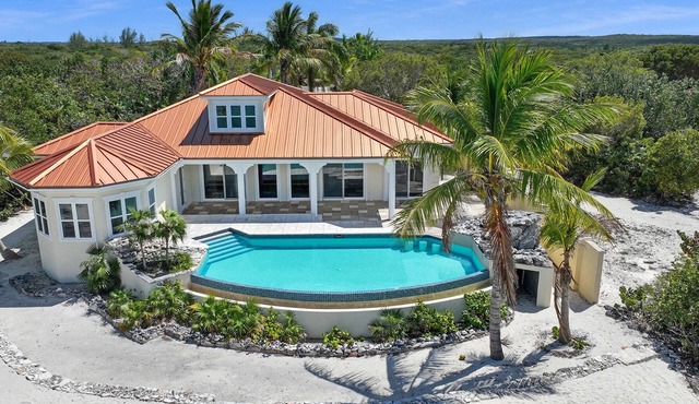 Secluded Luxury Beachfront Villa - Pristine Beach & Private Pool
