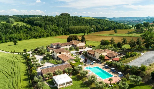 Secluded Mansion in Perugia with Hot Tub