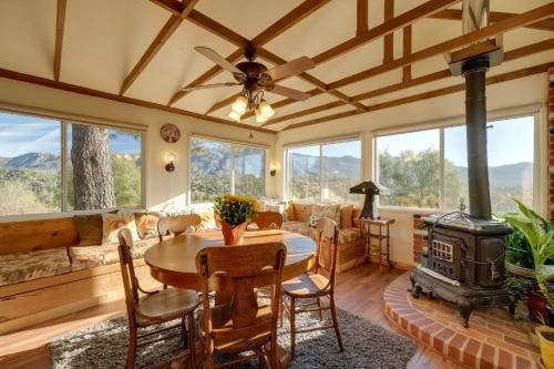 Secluded Mountain Hideaway < 8 Miles to Bass Lake!
