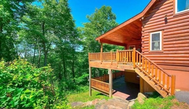 Secluded Mountainbrook at Crabtree Falls , Paradise in Little Switzerland NC