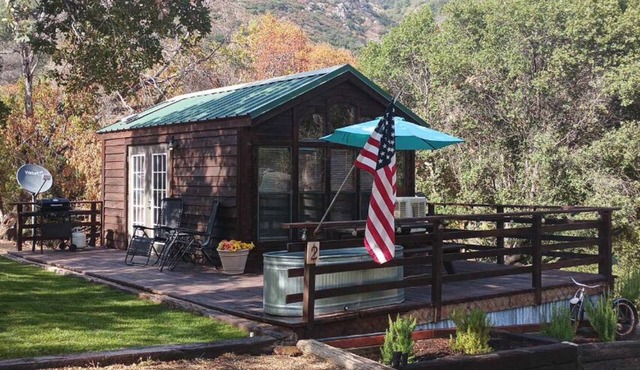 Secluded Nature Escape, Pet Friendly with WiFi in Three Rivers