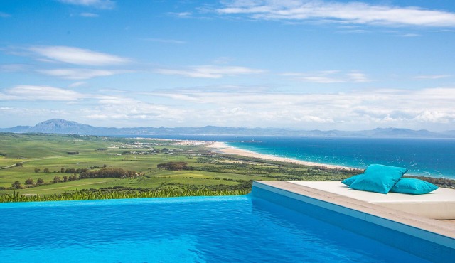 Secluded private estate with breathtaking views near the beach
