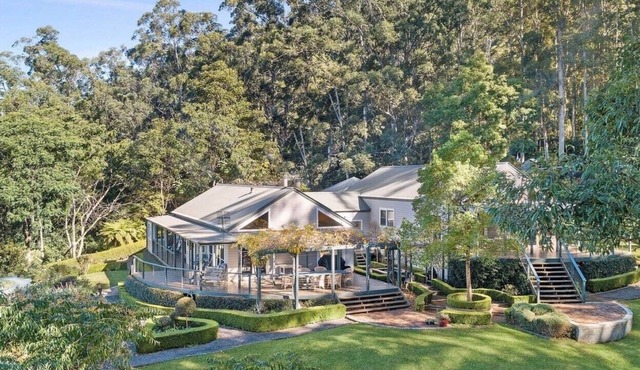 Secluded Rainforest Mountain Retreat