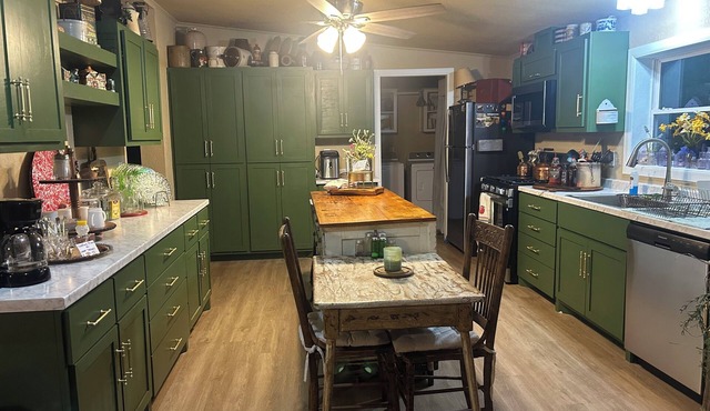 Secluded, shared, spacious, 3 bed farmhouse near Eufaula Lake and Muskogee.