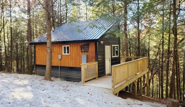 Secluded Tiny House with Hot Tub