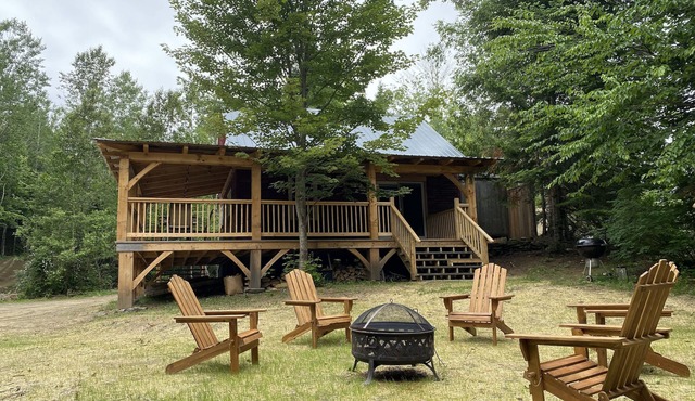 Secluded trailside cabin for 8 people on Kingdom Trails