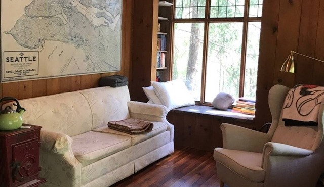 Secluded Tree-Top Cabin on West Seattle Waterfront