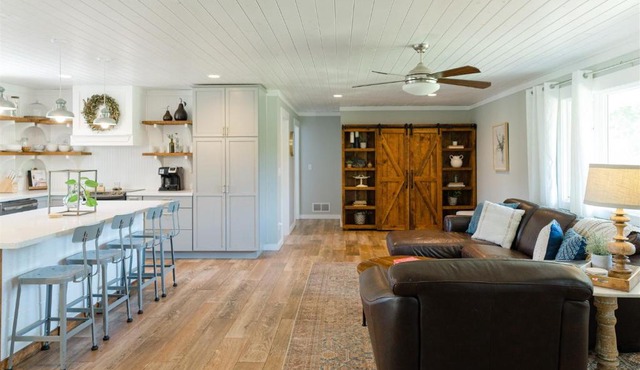 Secluded Villa on 50+ acres - near IU and Nashville