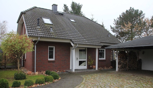 Second row to the lake, quiet living location, ideal to relax, Tropical Island
