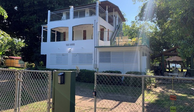 Second Story Beach Unit, Three Bedrooms, One Baths, Sleeps up to 4 guests