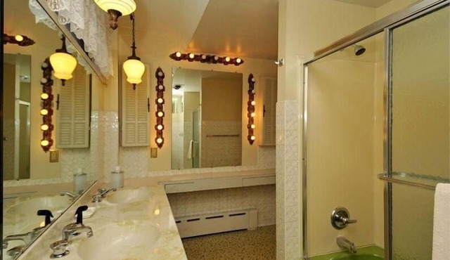 Second Street Suite