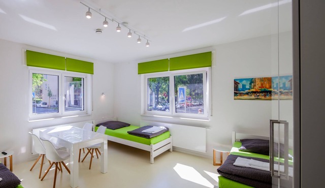 SecondHome Stuttgart: 2 very nice vacation apartments in Esslingen for up to 17 pers
