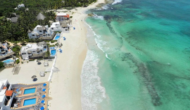 Secret Beach Fish Villa - on Beach - Private Pool - Owner is a Chef - Very Safe!