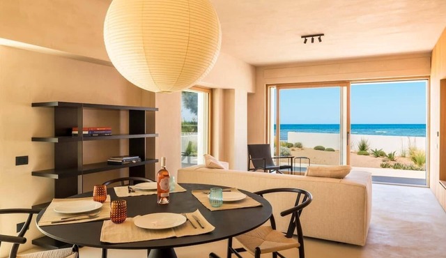 Secret Garden Sea View Luxury Apartment