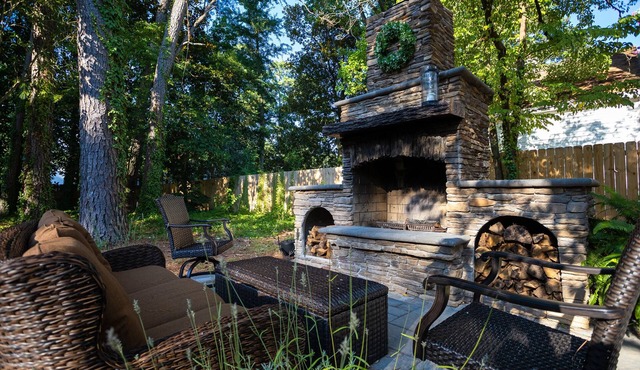 Secret Treasure-1.5 acres- Amazing Backyard!