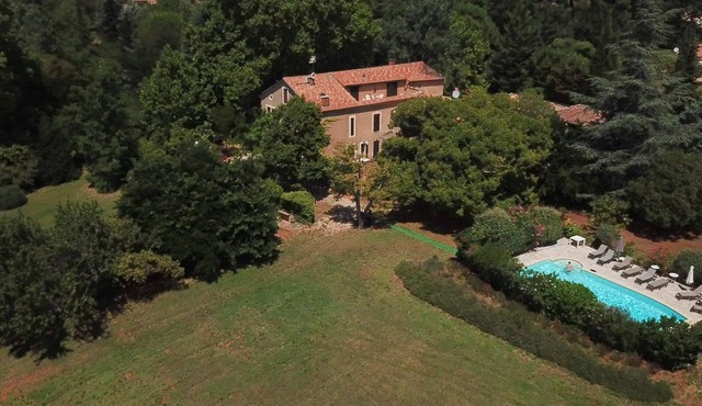 Secular Manor: Pool & 2.5ha Estate – Perfect for Families & Friends