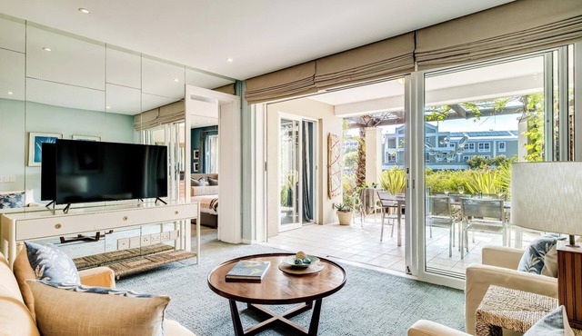 Secure 2bed Apartment in the Marina Carradale 002