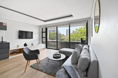 Secure 2Bed Green Point Retreat with Rooftop Pool & BBQ
