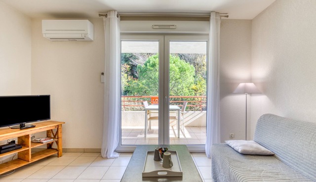 Secure, Air-Conditioned 43m² T2 Apartment with Wi-Fi