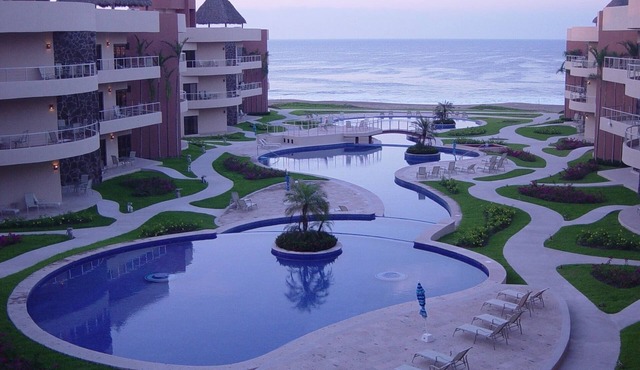 Secure Luxury 3Bd Condo - Coco Beach near Barra de Navidad FREE PARKING