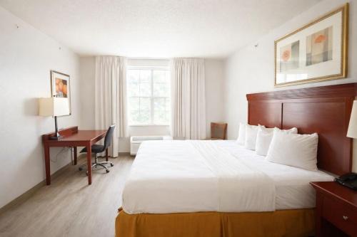 Seffner Inn and Suits