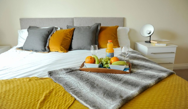 Select Serviced Accommodation - Hunters Wharf