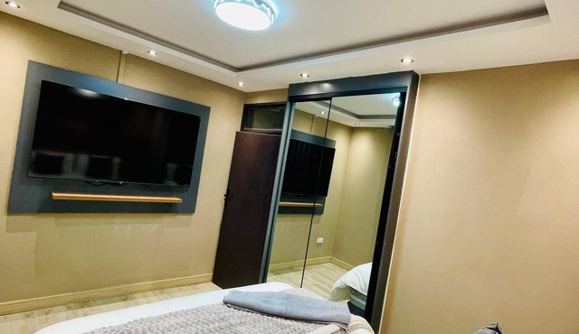 Self Catering 2-bedroom house in Gaborone with WiFi, AC, Outdoor Garden