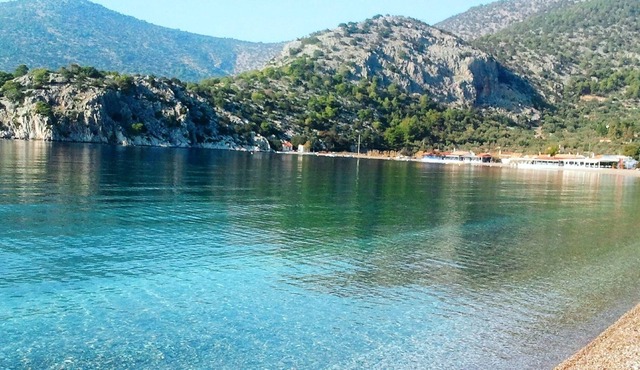 Self-catering Beach Studios in front of the sea Only 1h From Athens