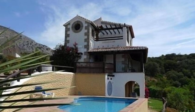 Self catering El Chorro Villas for 8 people